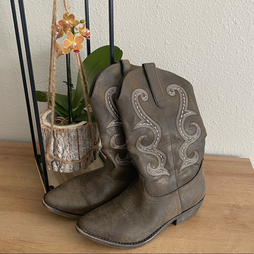 ME TOO COWGIRL BOOTS